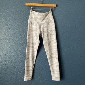 Onzie Flow Gray Camo High Rise Leggings Women's Size XS Activewear Loungewear